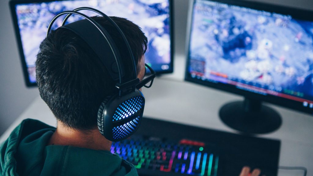 Noise, Headphones & Gaming: How Modern Life Is Reshaping Hearing Health